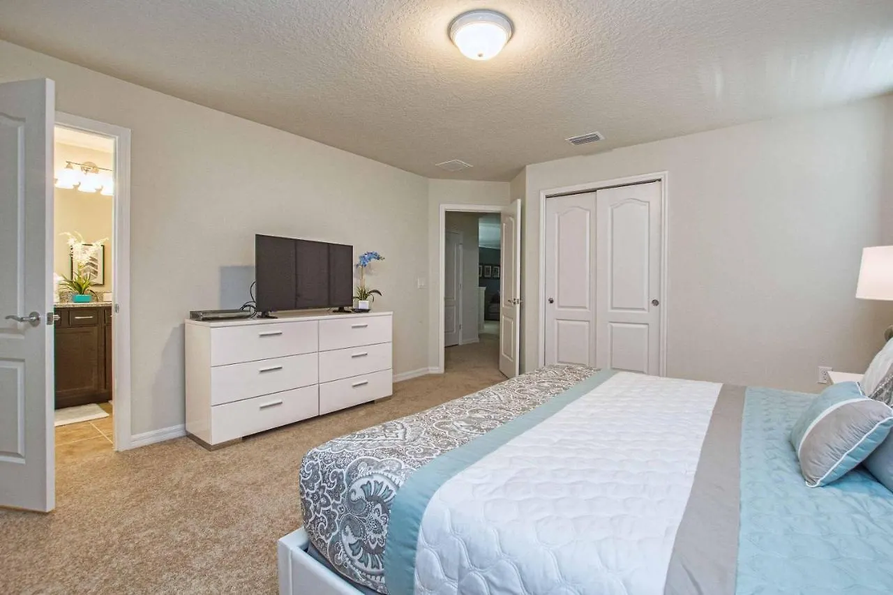 Holiday home Solterra - 6 Bedrooms House W-Pool-7043Sr Davenport United States